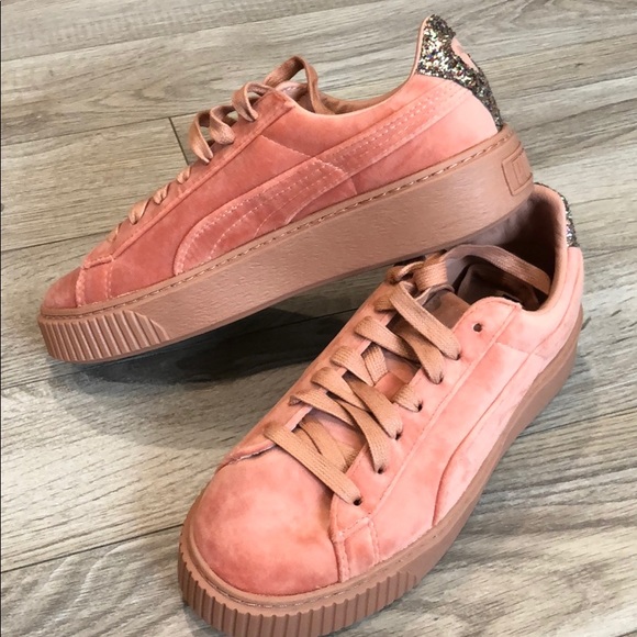 pink velvet pumas